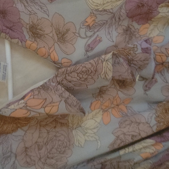 Beautiful dress - Picture 4 of 5